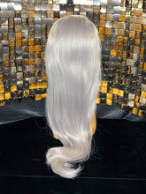 Load image into Gallery viewer, Nicki - Silver Foxy