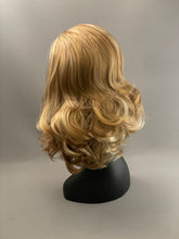 Load image into Gallery viewer, Rosie - Toffee Swirl